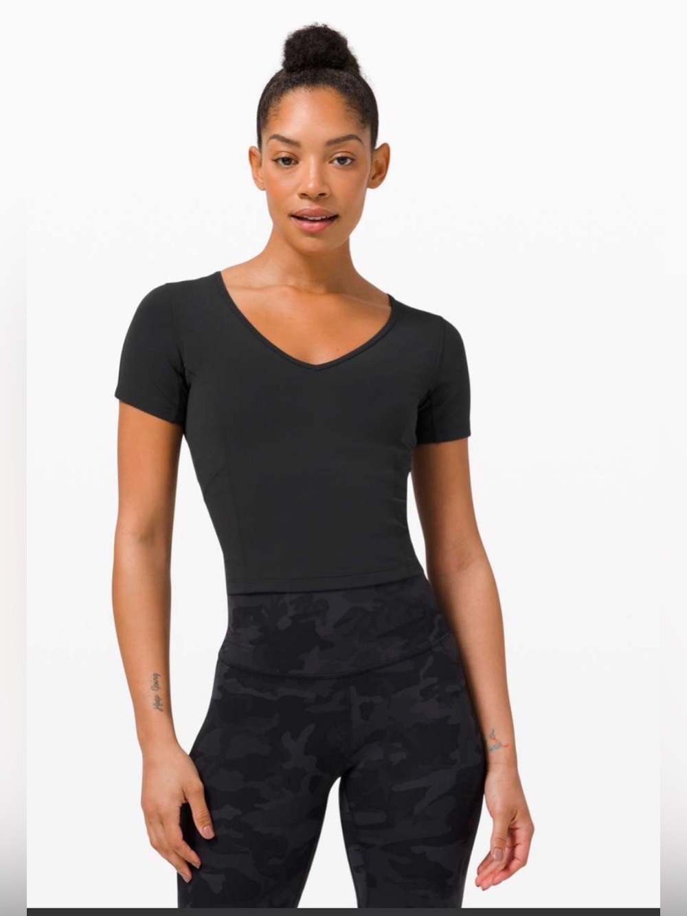 Lululemon Nulu Cropped Slim Yoga Short Sleeve Top Black Size 4